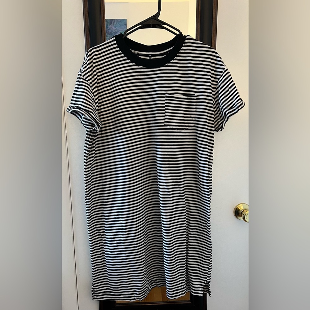 🤍 Stripped T-Shirt Dress